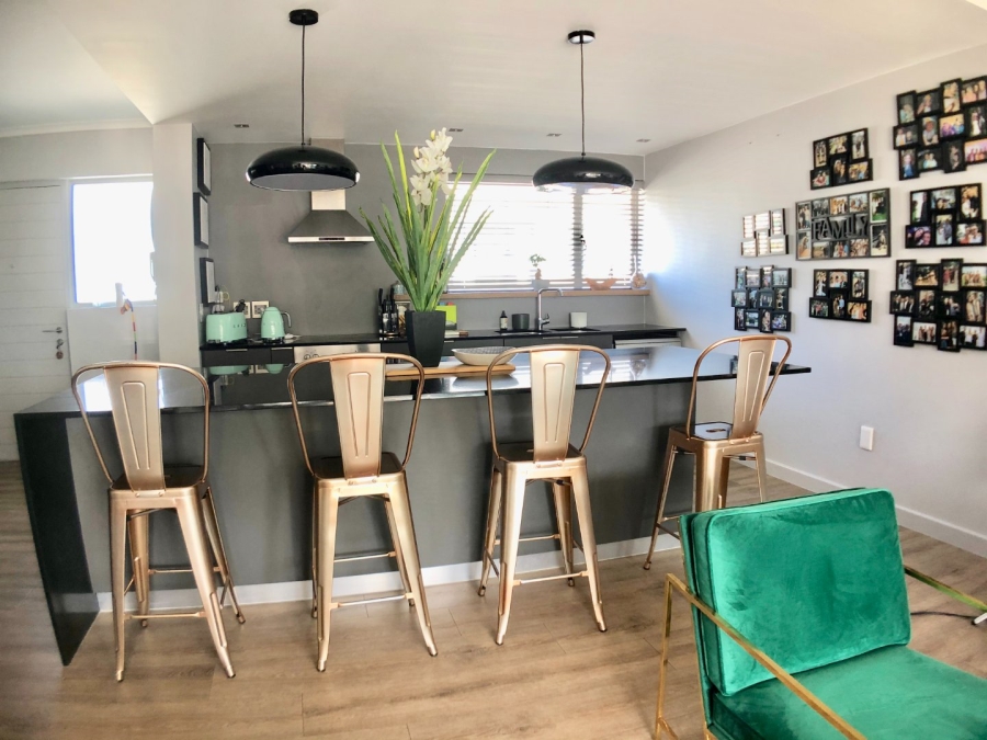 2 Bedroom Property for Sale in Sea Point Western Cape